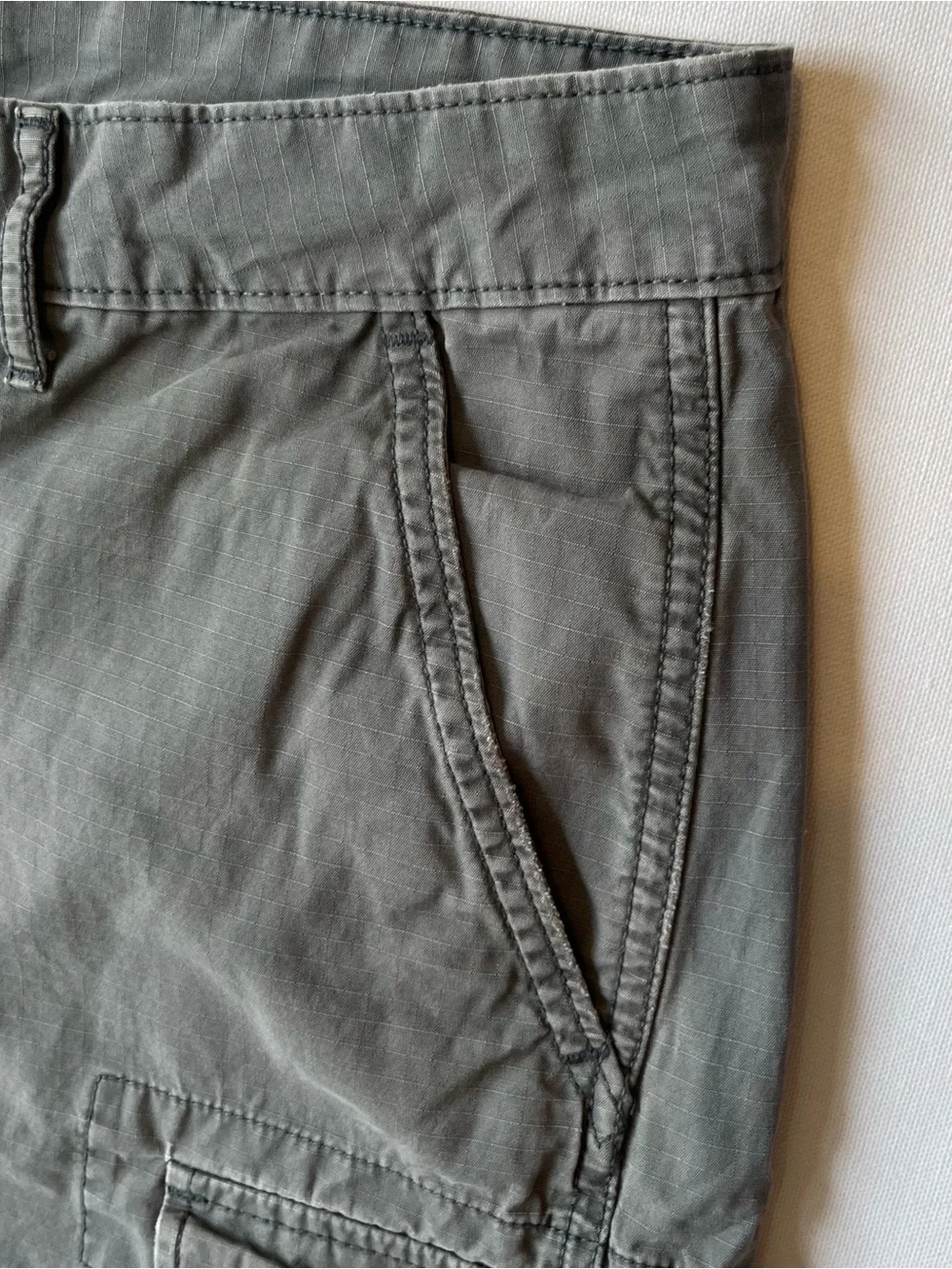 Levis Shorts Mens 34 Gray Cotton Cargo Utility Casual Distressed Skater Street